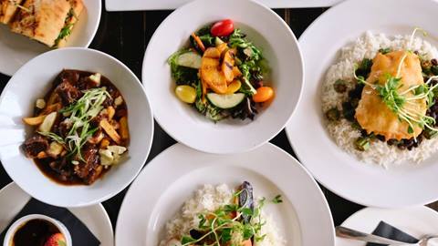 Six Plates of food at Kaytoo