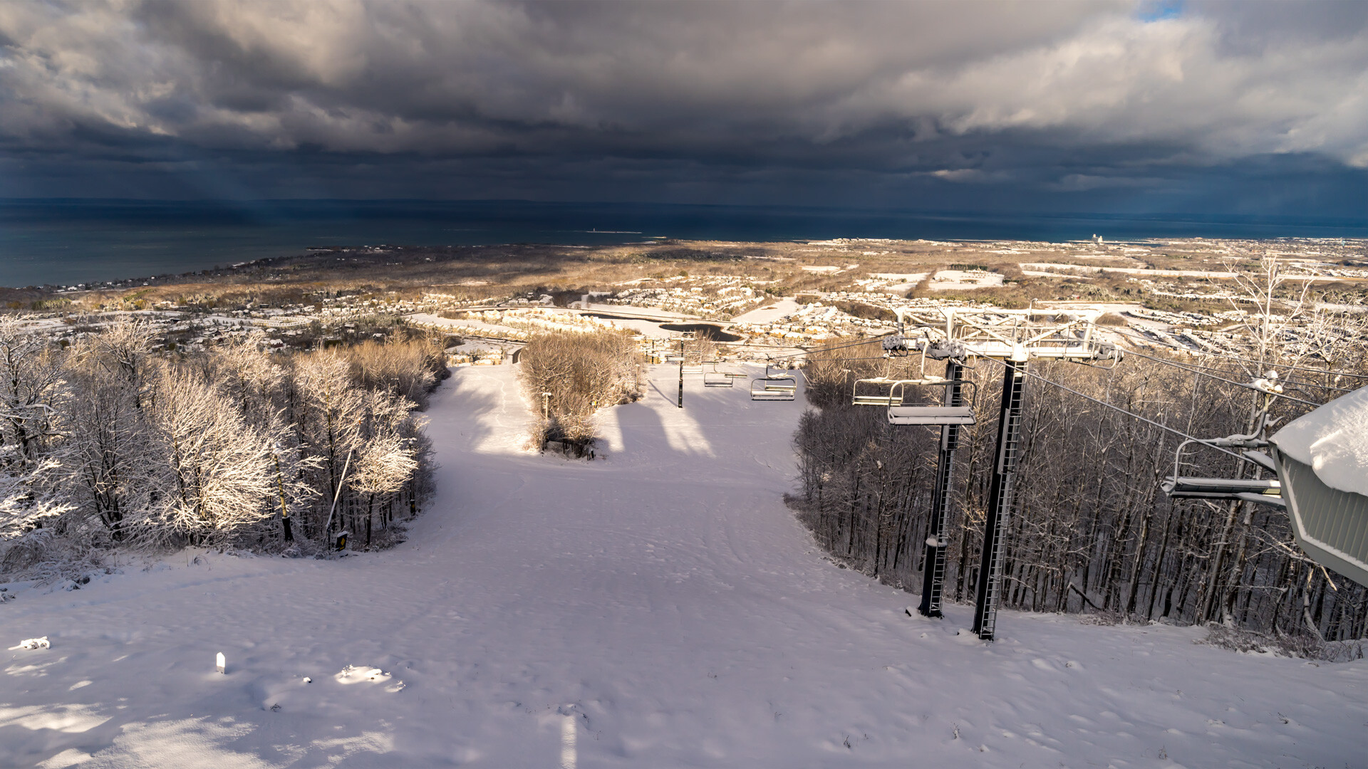 Webcam photo at the top of Silver Bullet Chairlift at Blue Mountain in November