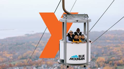 5x7® Pass holders riding the gondola in the Fall at Blue Mountain