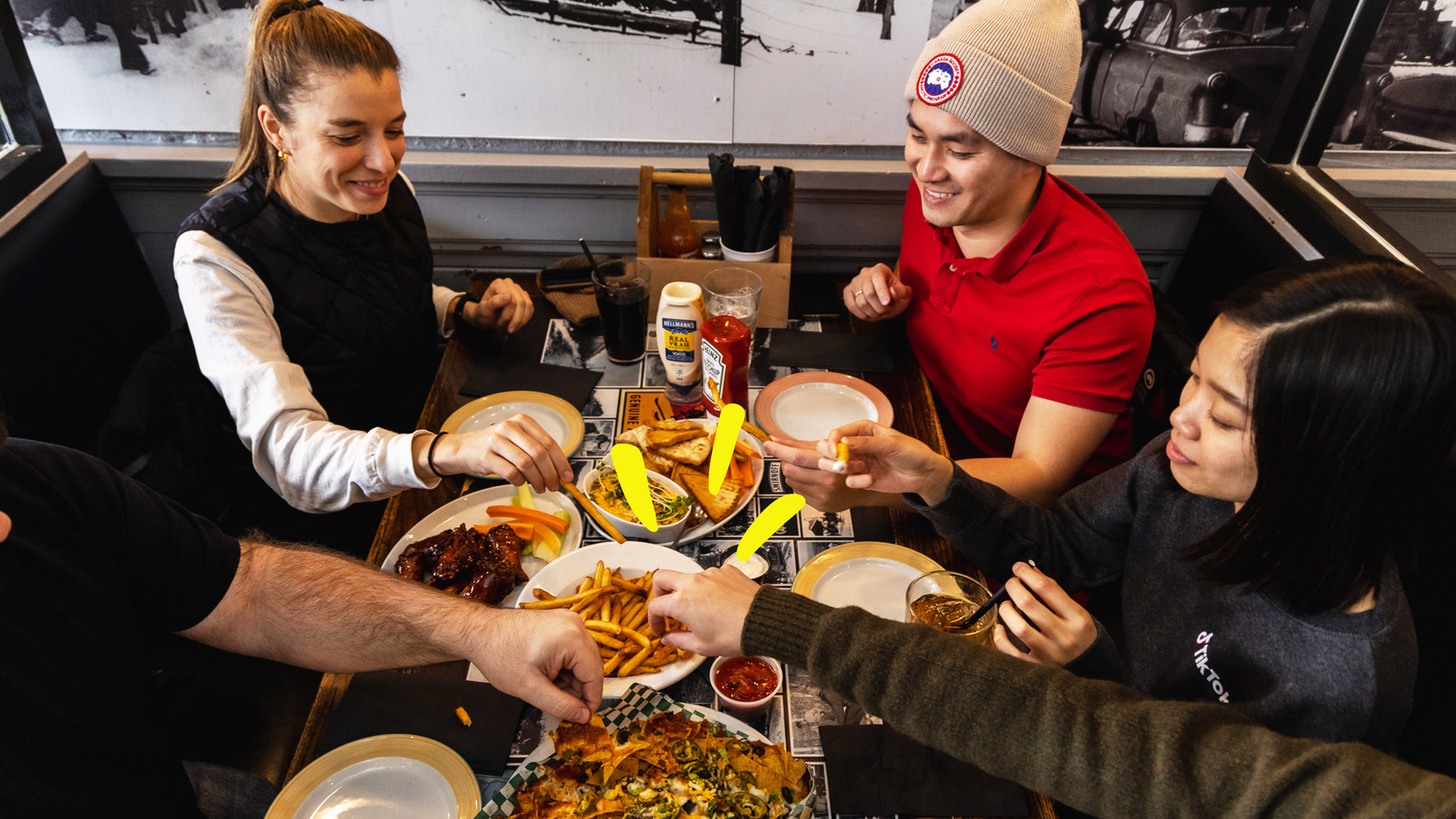 5x7® Pass holders enjoying food at Jozos at Blue Mountain
