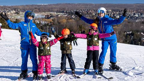 Group of learners at Blue Mountain during Junior Kids Ski multi-week programs 