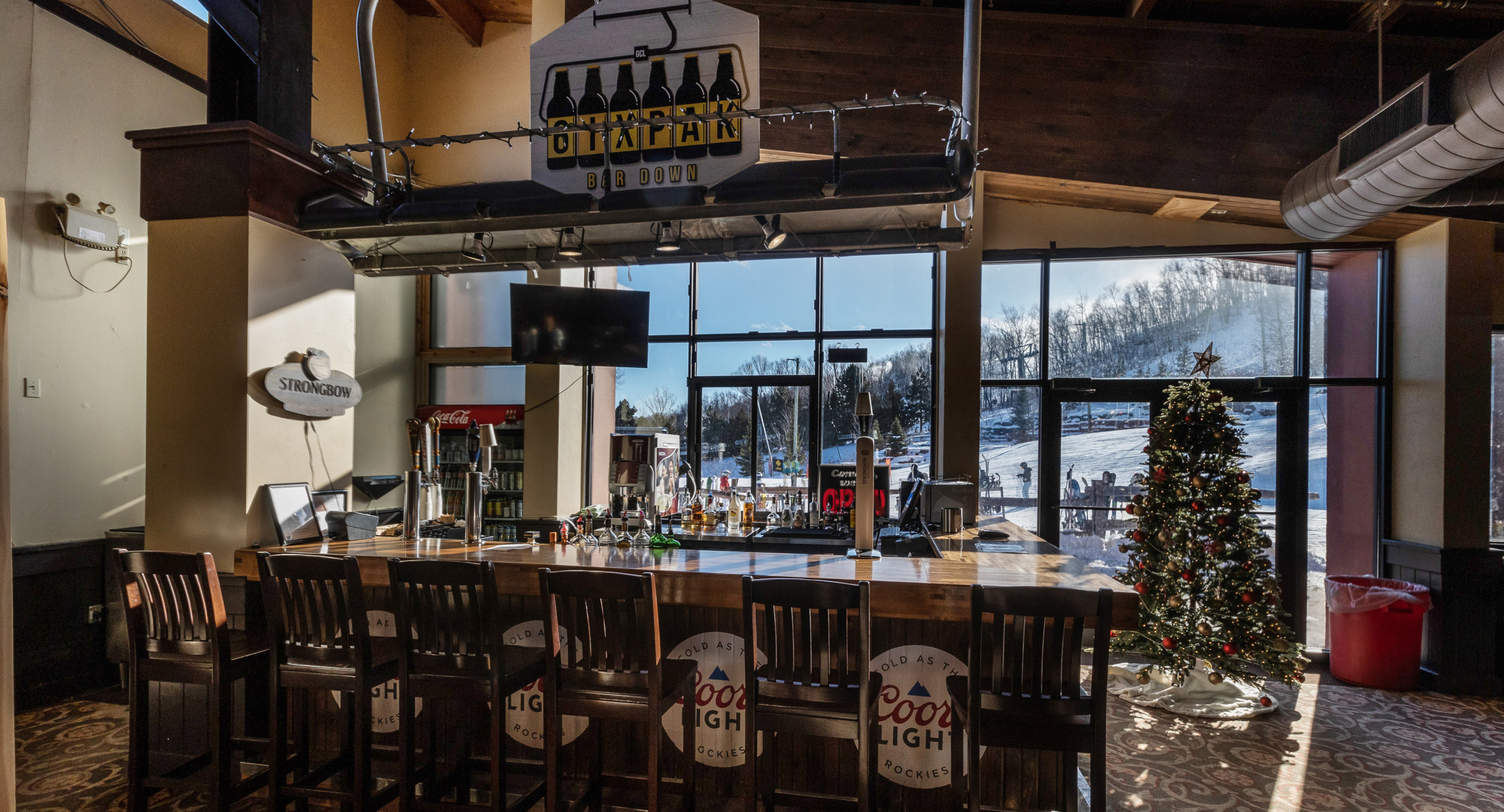 6ix Pak Bar at Blue Mountain in Winter