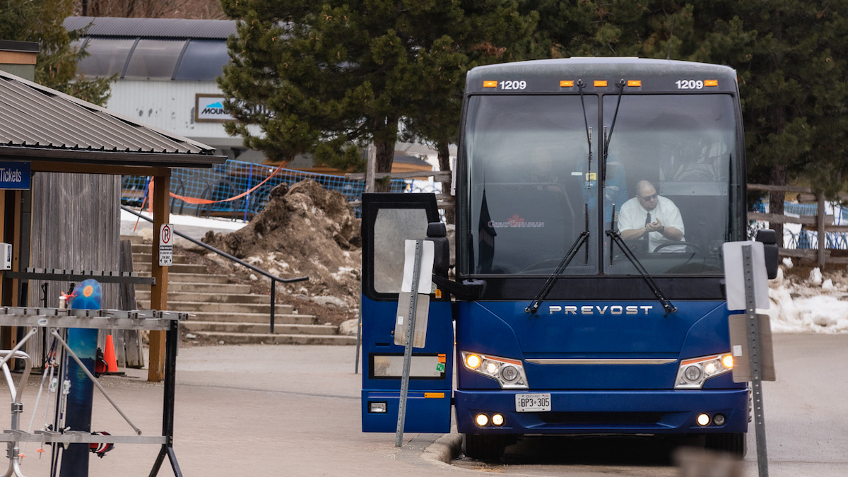 Coach Bus to Blue Mountain Resort