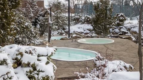 Blue Mountain Inn Outdoor Hot tub