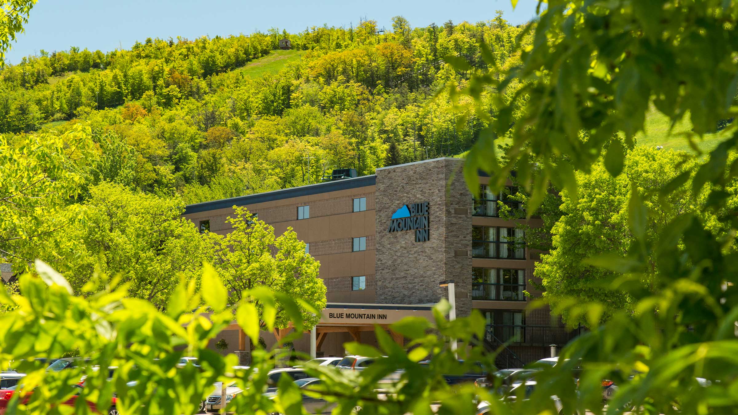 Blue Mountain Inn in summer