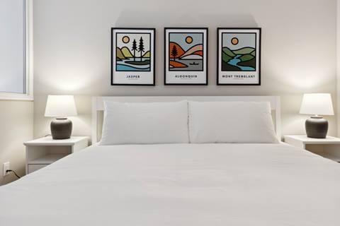 Bedroom inside Chateau Ridge