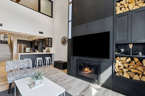 Living Room inside Chateau Ridge