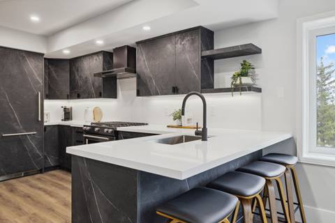Kitchen inside Chateau Ridge