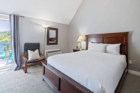 Bedroom inside North Creek
