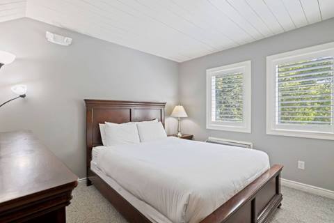 Bedroom inside North Creek