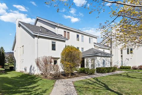Summer Exterior of Sierra Lane