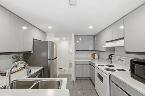 Kitchen inside Sierra Lane