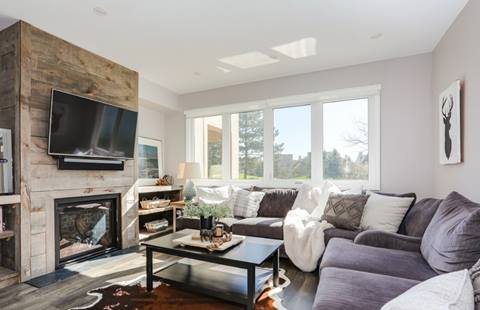 Living Room inside Wintergreen