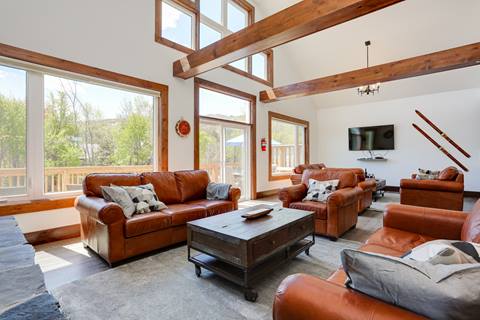 Living Room inside Arlberg Crescent