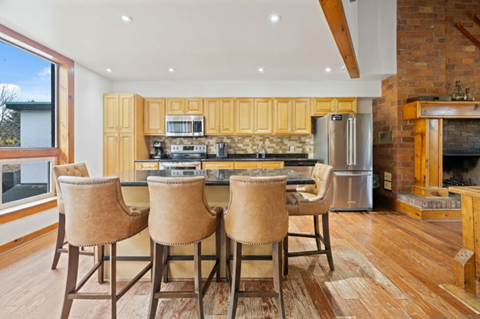Kitchen inside Arlberg Crescent