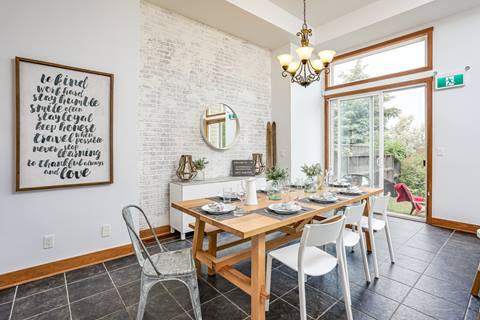 Dining Room inside Farm Gate Road