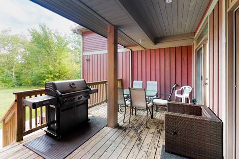 Deck & BBQ