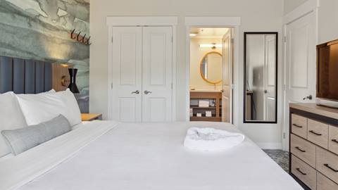 Seasons at Blue - One Bedroom - Bed