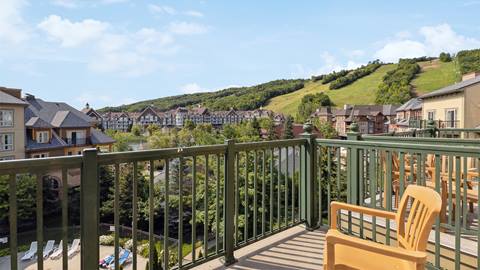 Seasons at Blue - Bachelor Suite - Balcony