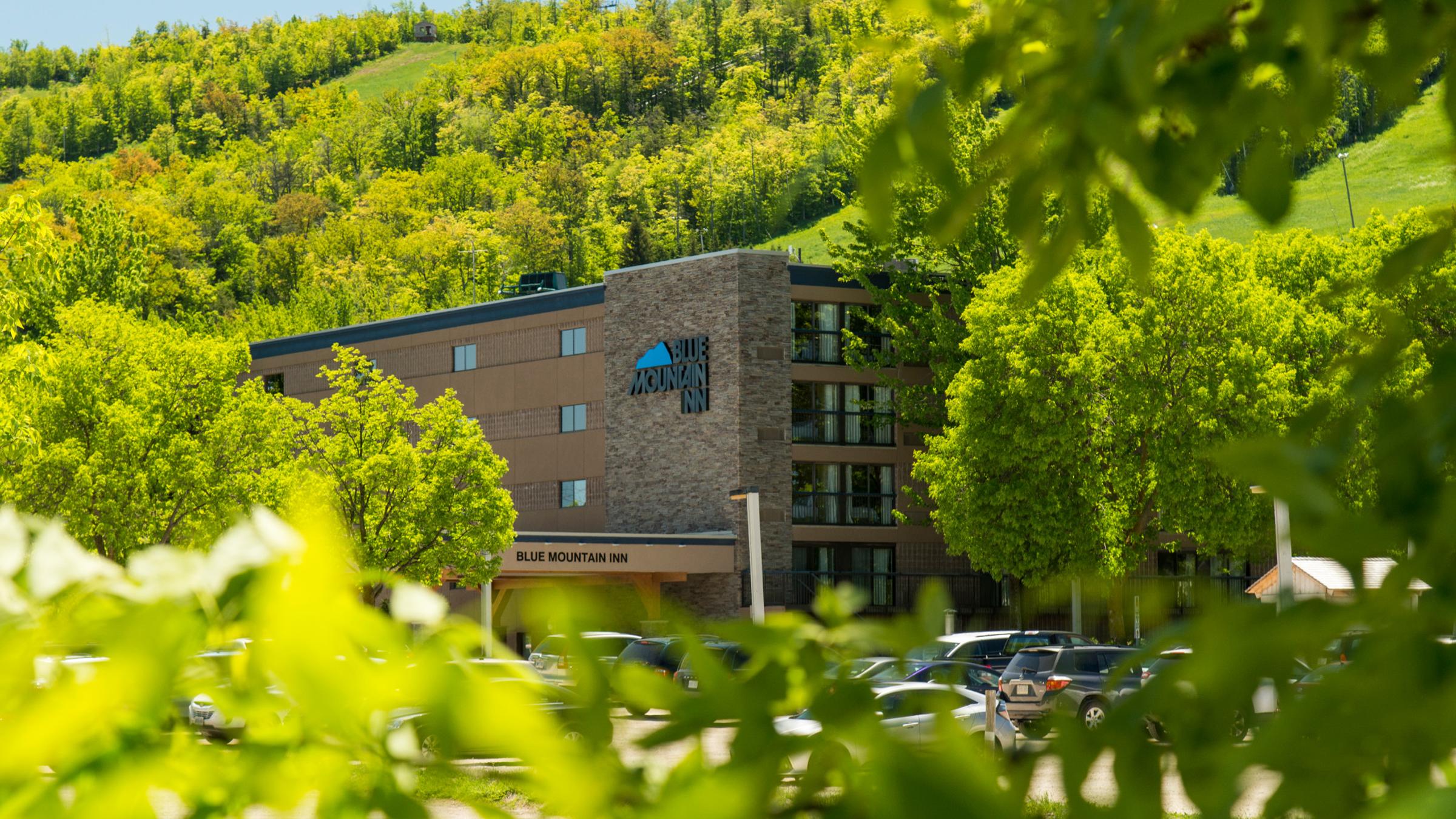 Lodging Blue Mountain Inn
