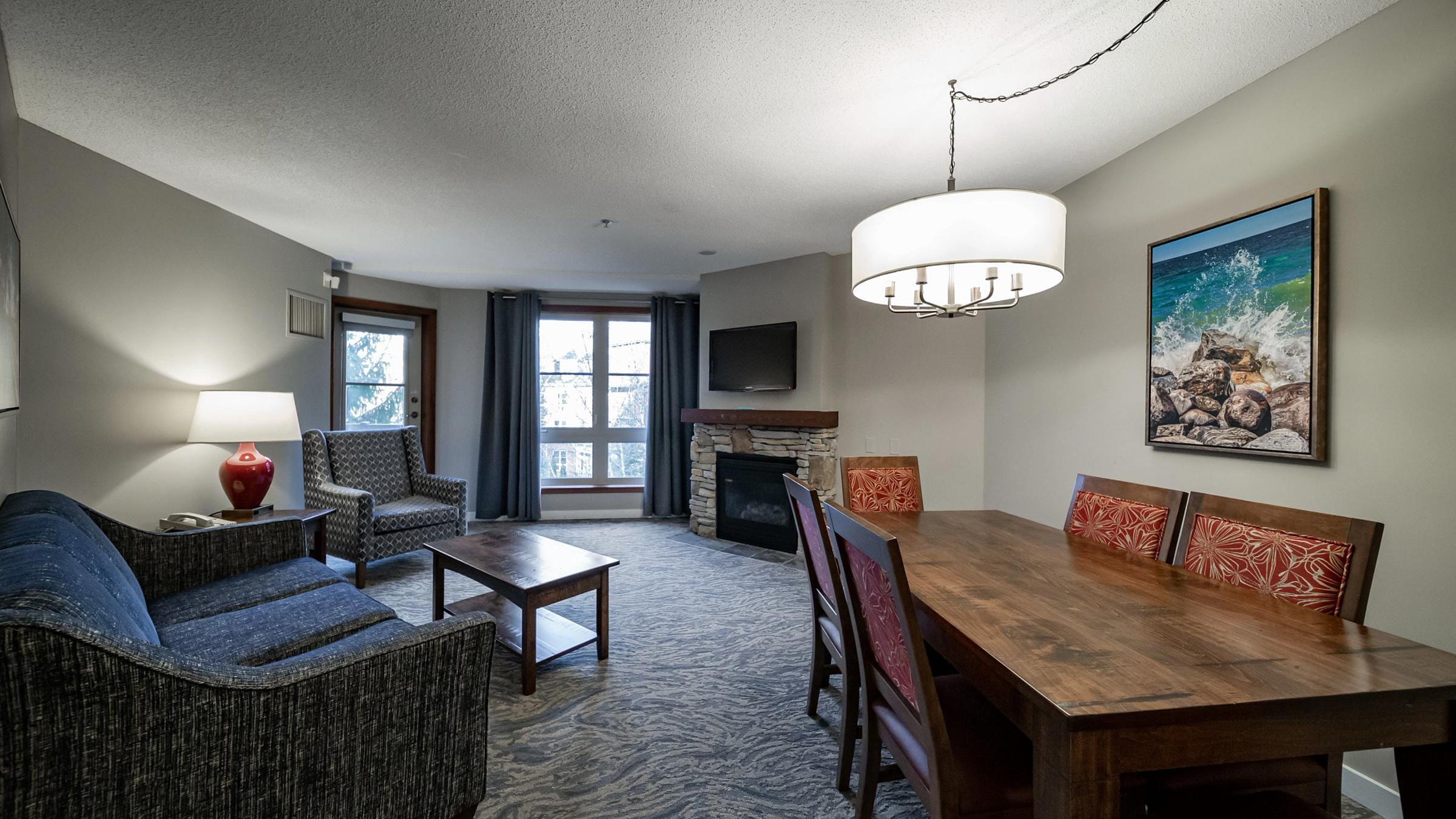 Grand Georgian One Bedroom with Den